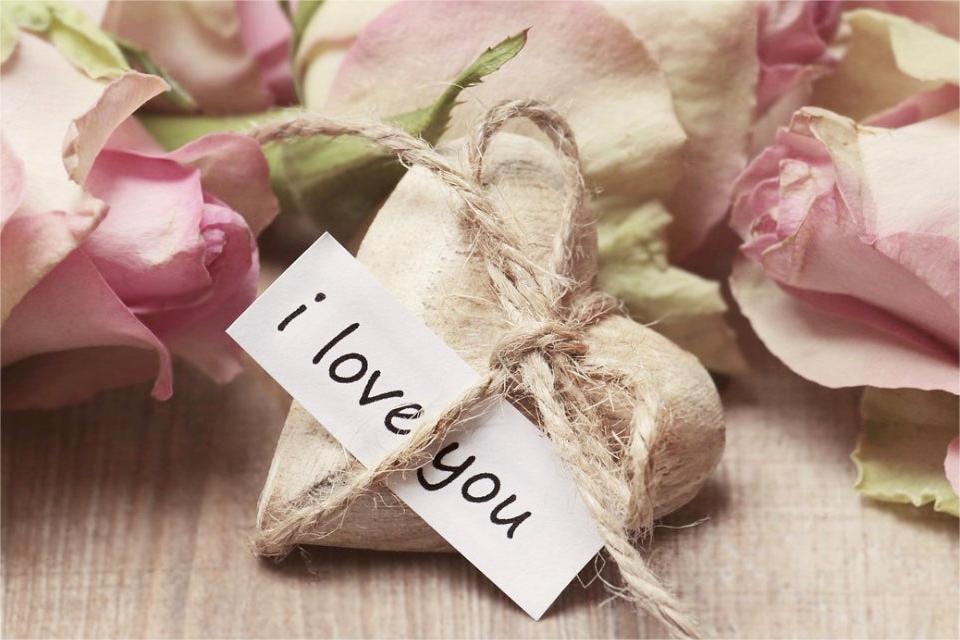 Best Valentine’s Day Gifts in 2023: Heart-warmed Gift Guide from JOVS