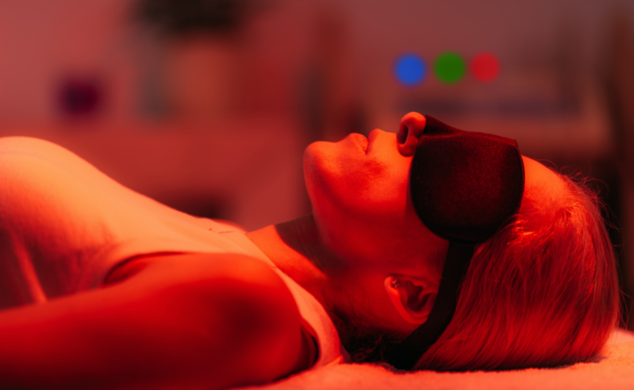 Red Light Therapy Before Bed: Boost Your Skin and Sleep Quality